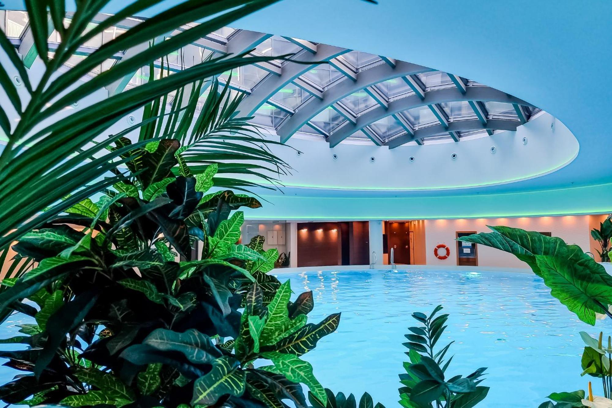 Apartment Hanza Tower No. 524 - Swimming Pool, Jacuzzi, Balcony *