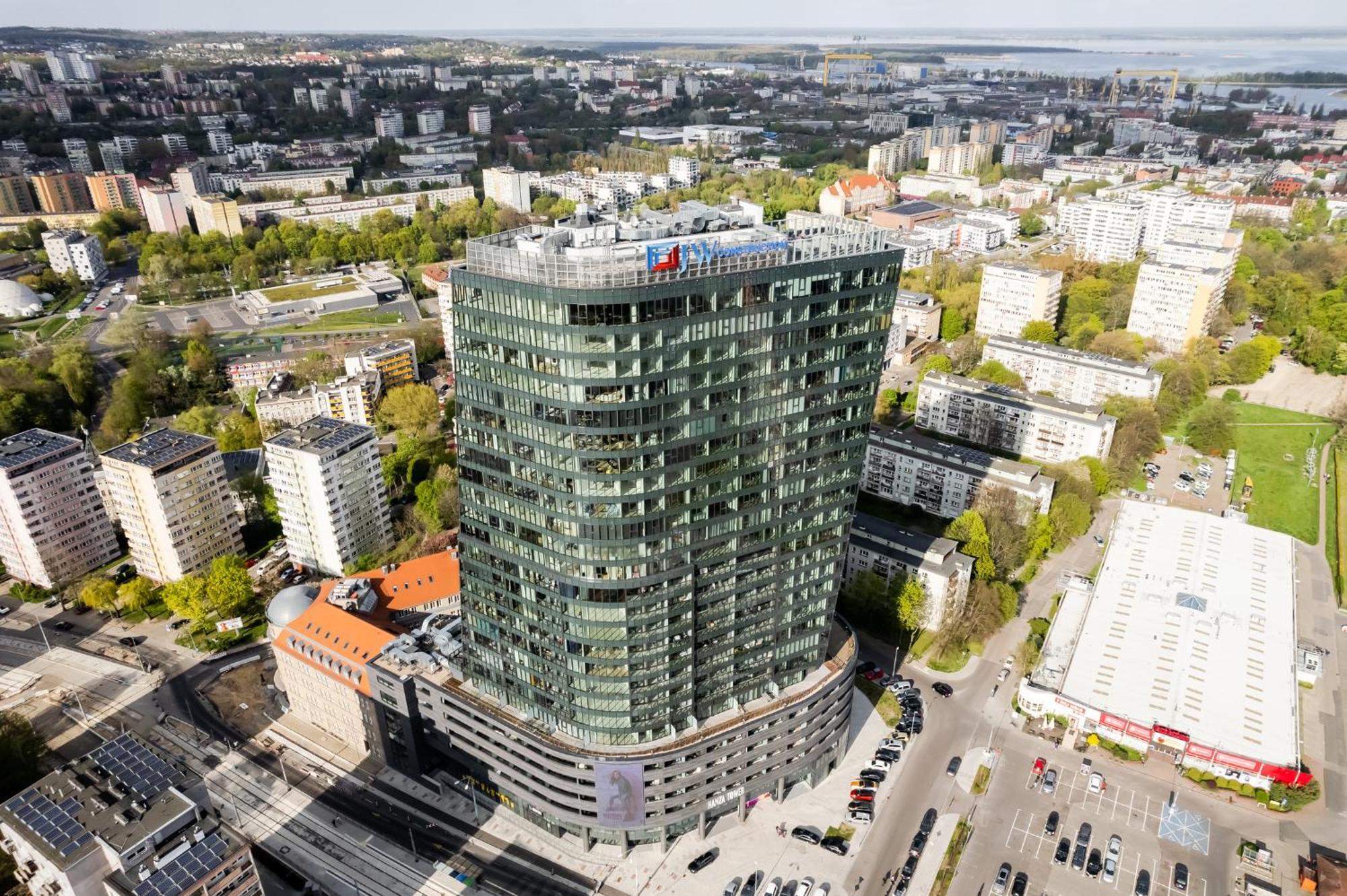 Hanza Tower No. 524 - Swimming Pool, Jacuzzi, Balcony
